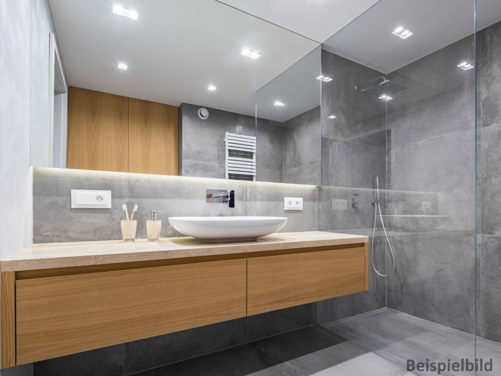 Modernes Badezimmer mit Dusche - Beispielbild