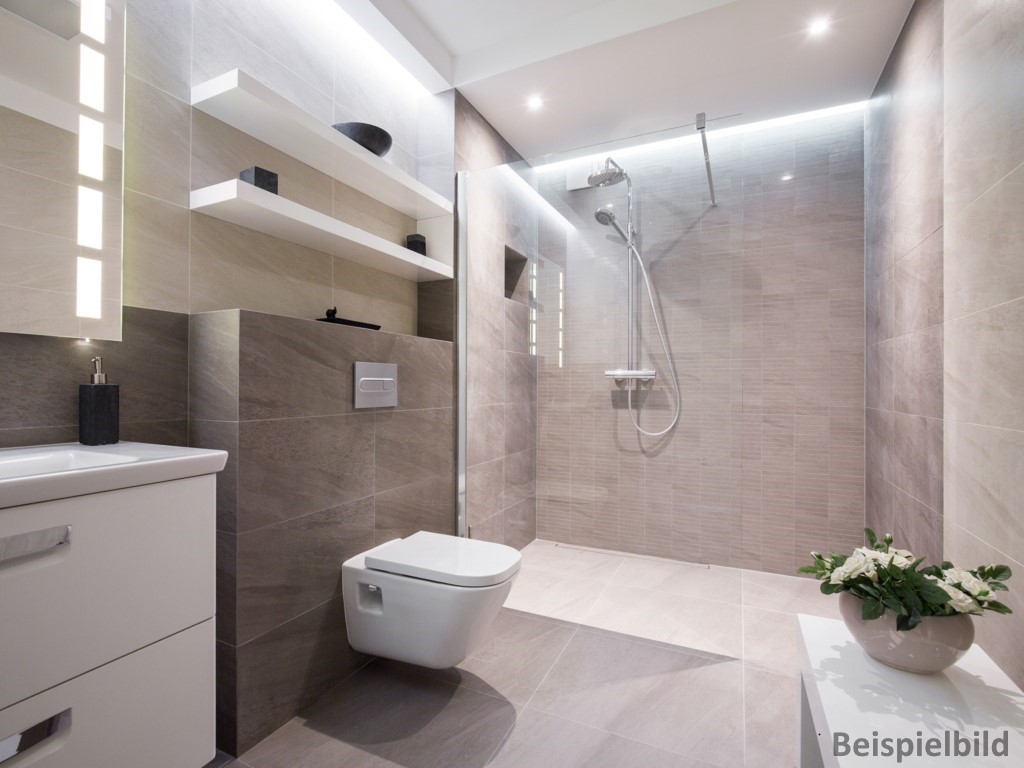 Hochwertiges Badezimmer mit ebenerdiger Dusche - Beispielbild