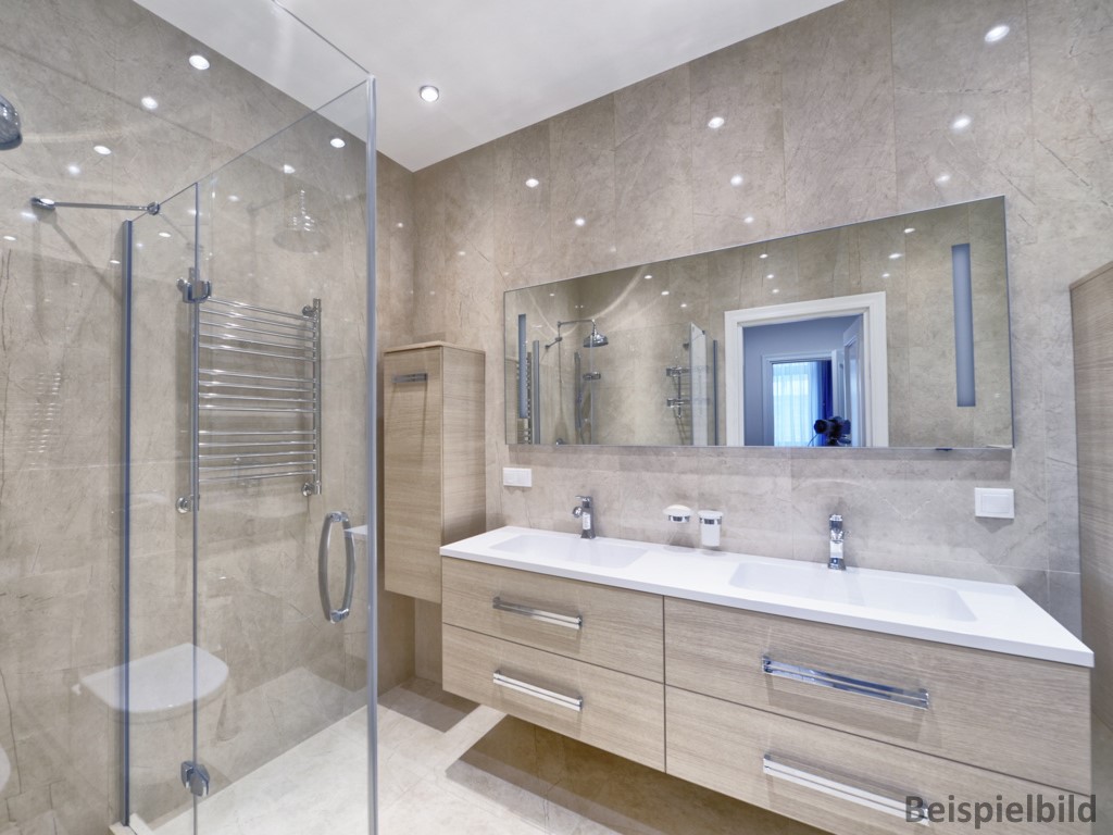 Badezimmer mit hochwertigen Sanitäranlagen - Beispielbild