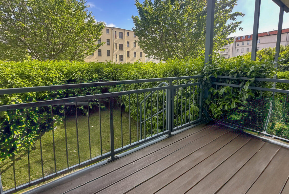 Balkon mit Zugang zum Privatgarten