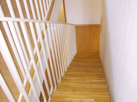 Treppe zum Untergeschoss