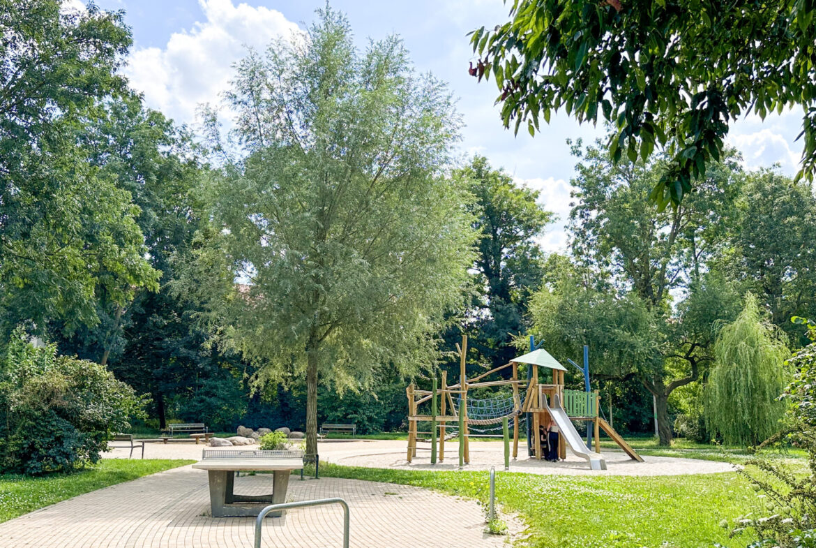 Spielplatz direkt vor der Tür