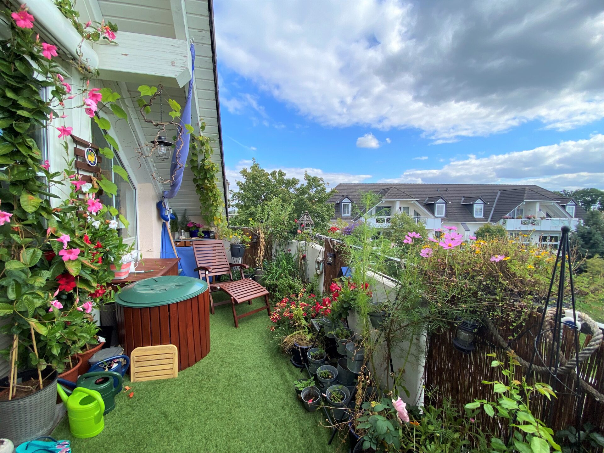 Großer Balkon mit toller Aussicht