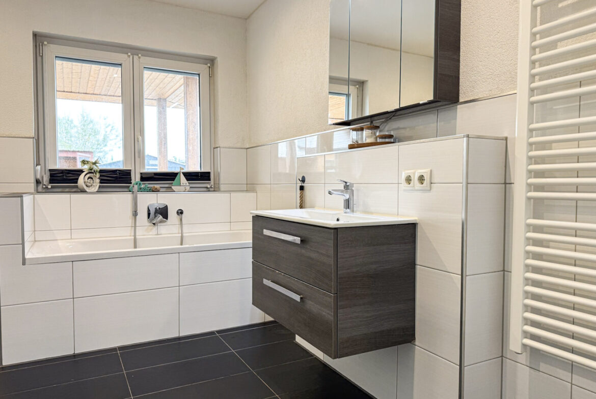 Modernes Badezimmer