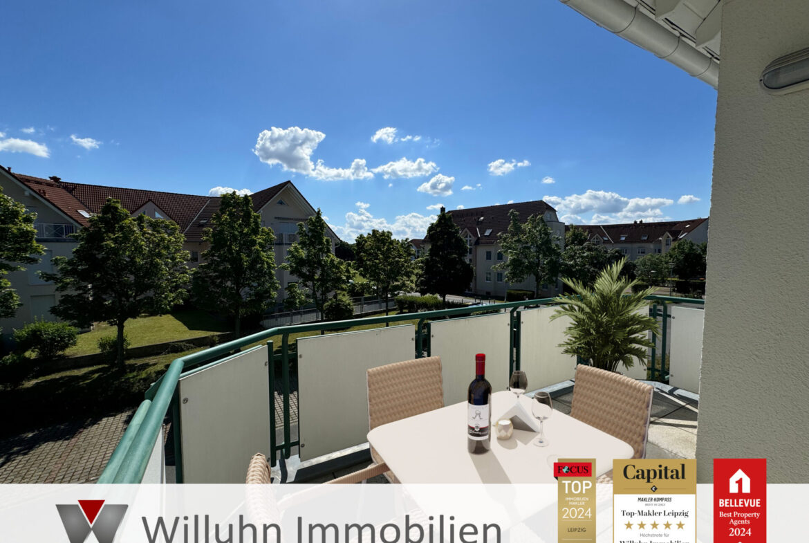 Sonniger, großer Balkon 