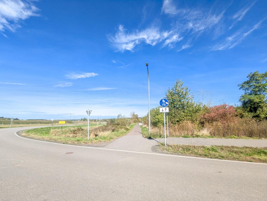 Fahrradweg stadteinwärts