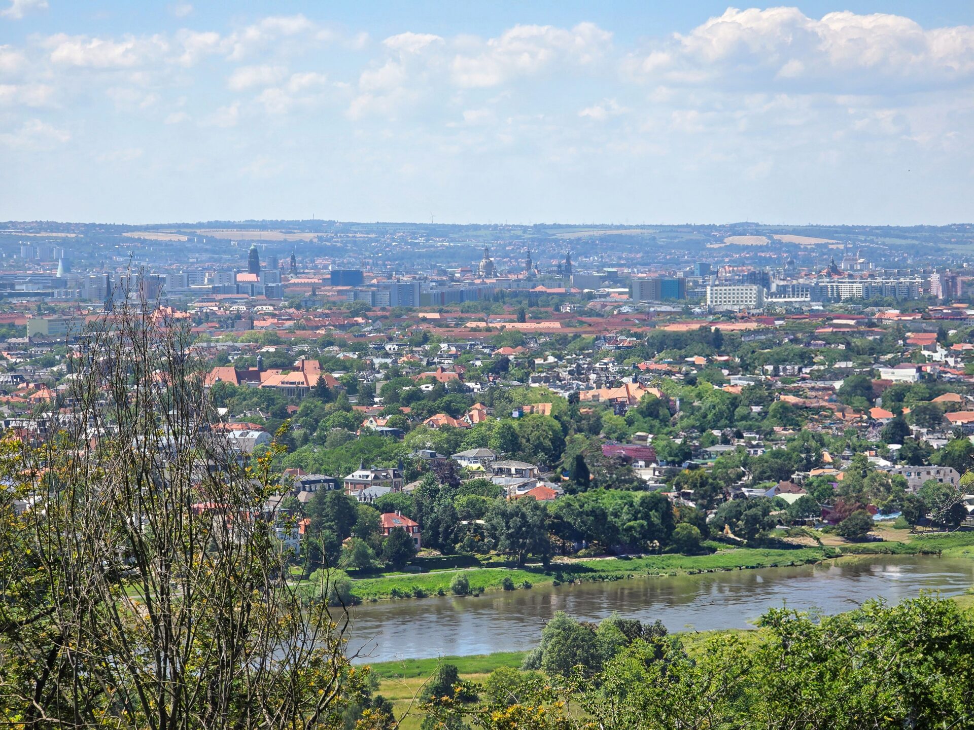 Atemberaubender Blick über die Elbe und Dresden