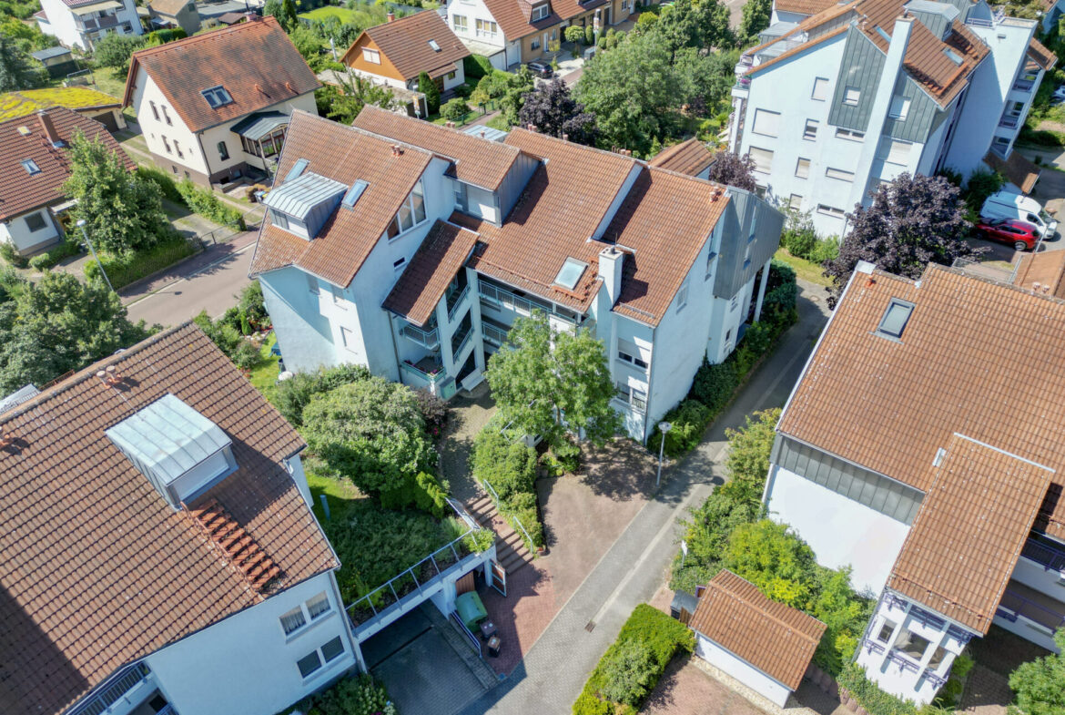 Gepflegtes Mehrfamilienhaus im Grünen