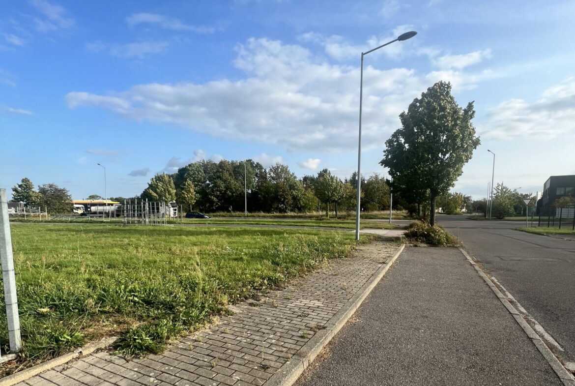 Gut gelegen mit vielen Parkplatzmöglichkeiten