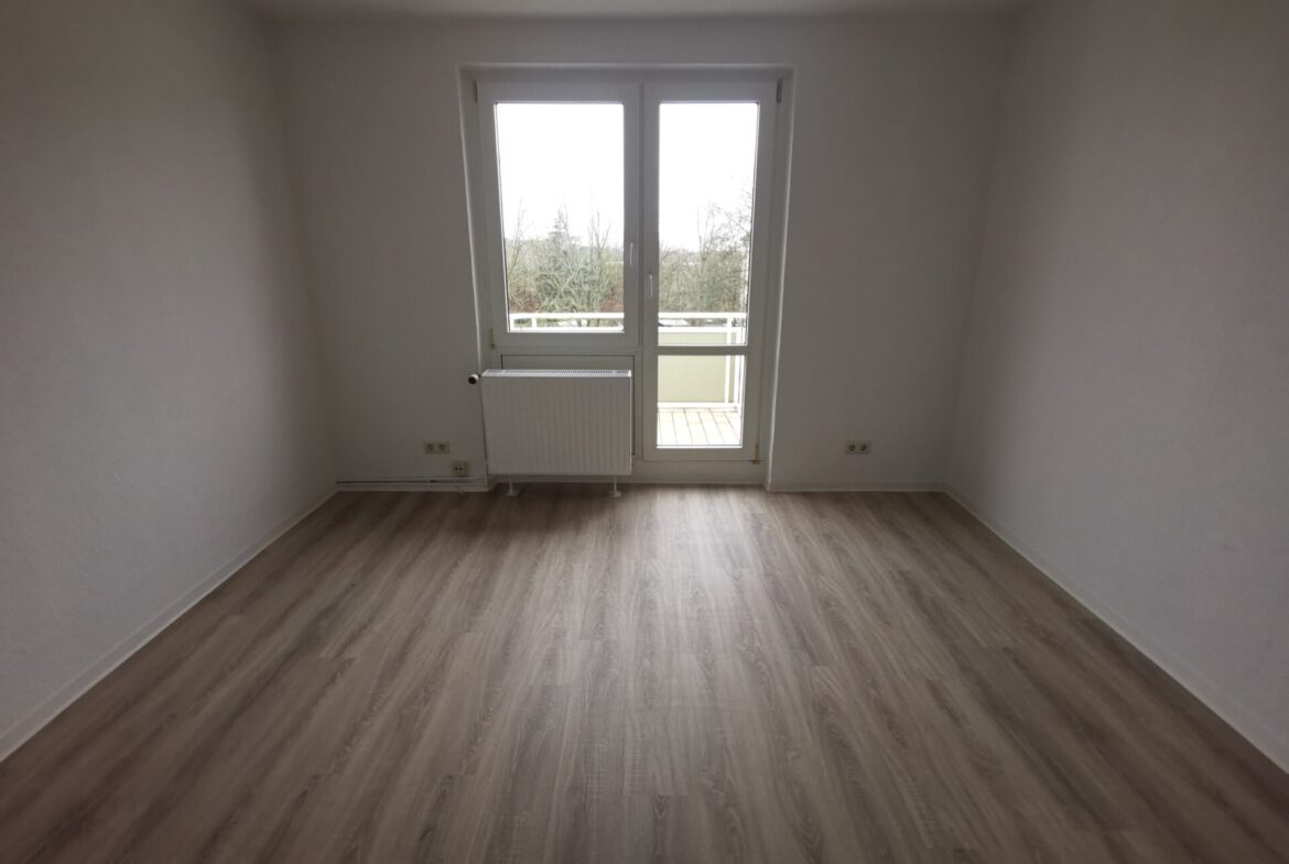 Wohnzimmer mit Balkon