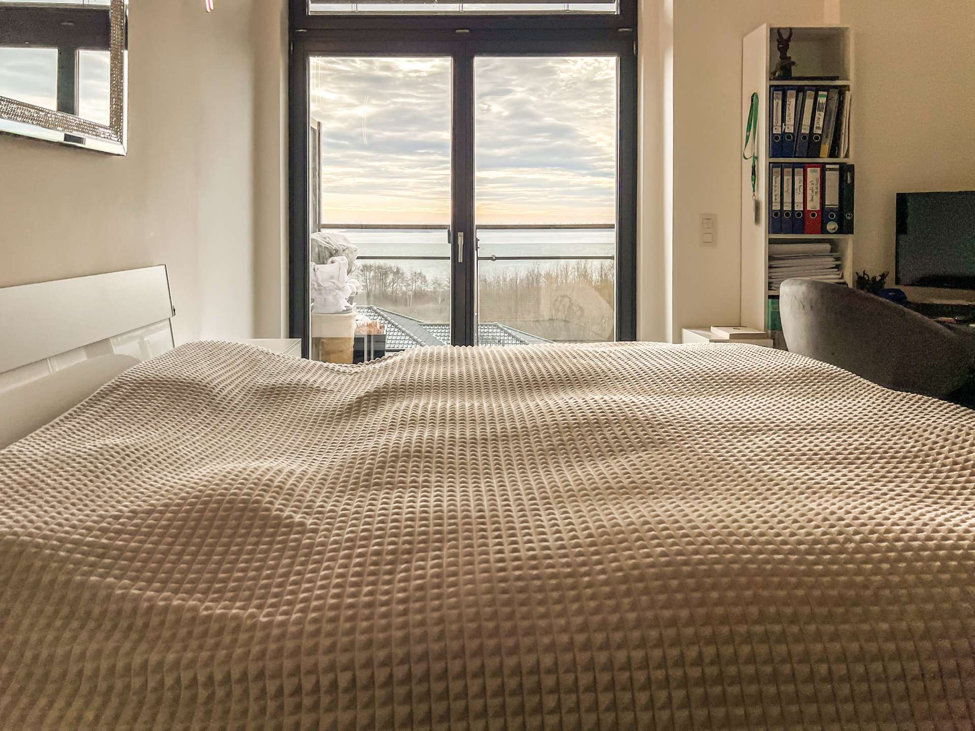 Elternschlafzimmer mit Seeblick