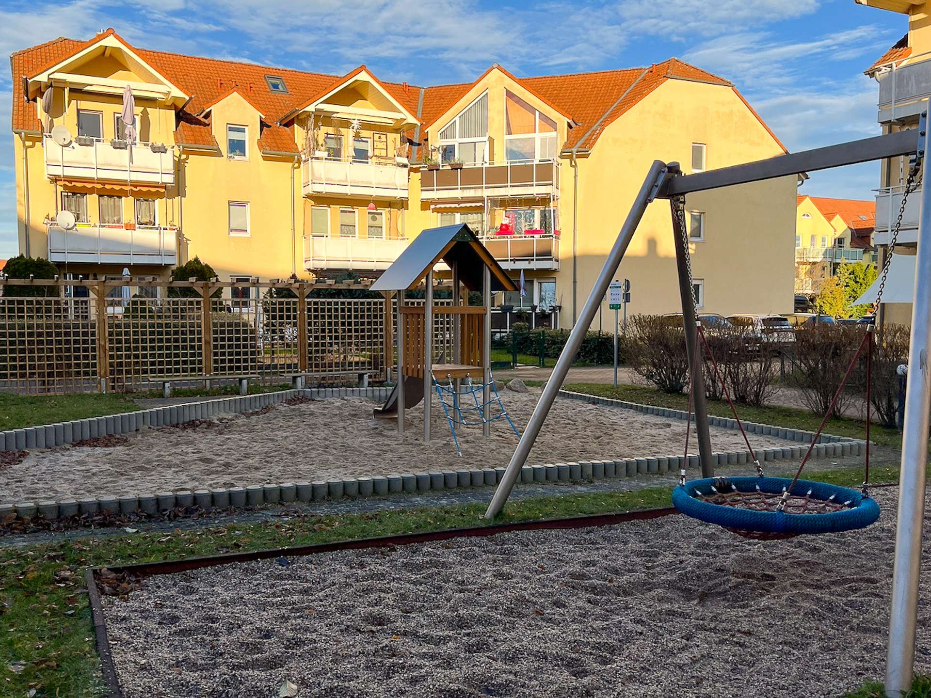 Spielplatz direkt am Haus