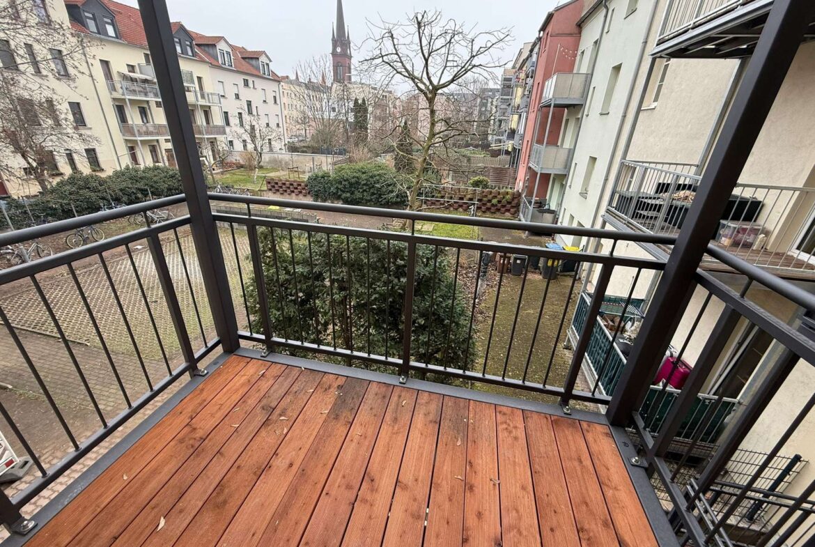 Balkon mit Blick in den Innenhof