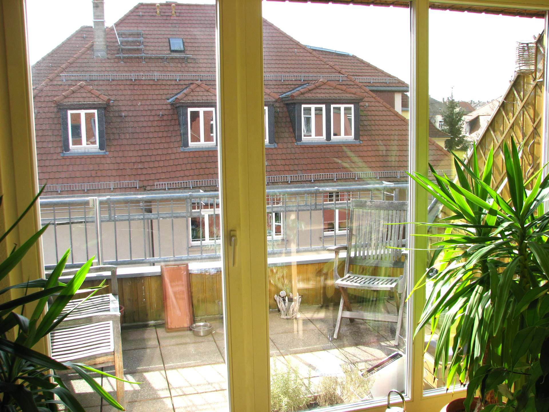 Blick Wohnzimmer zur Terrasse