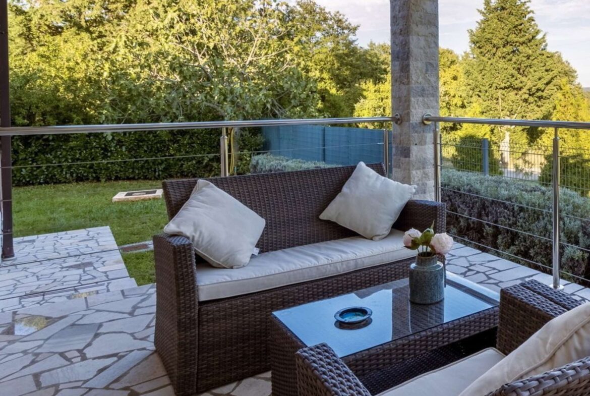 Sonnige Terrasse - Beispielbild 