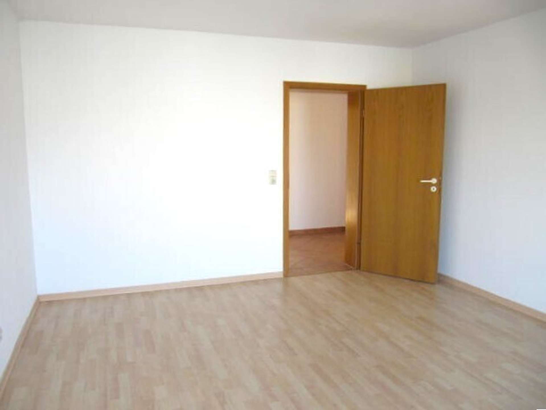 Wohnzimmer mit Laminat