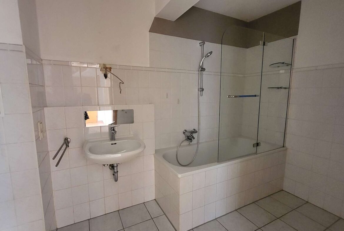Bad mit Wanne