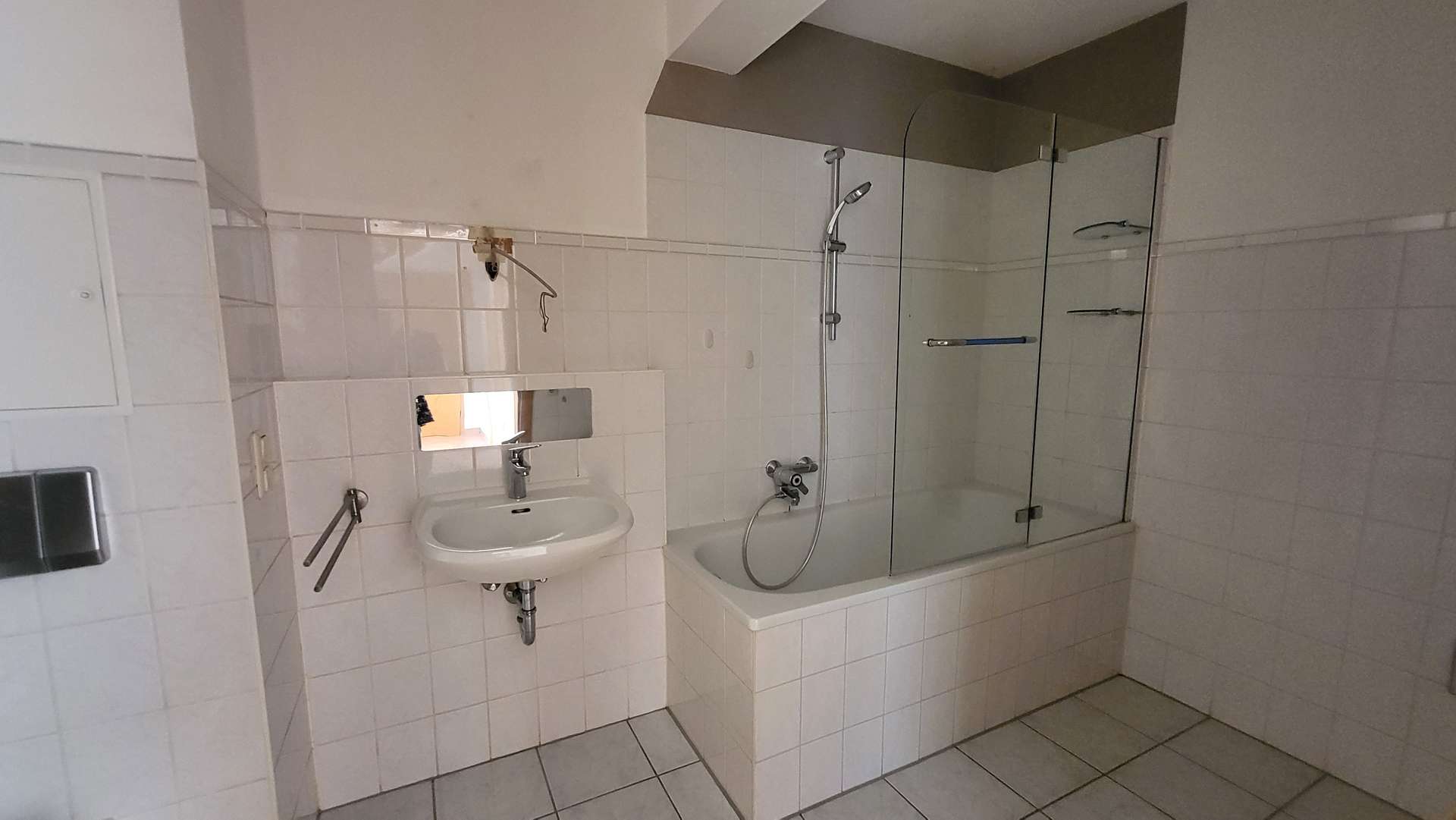 Bad mit Wanne