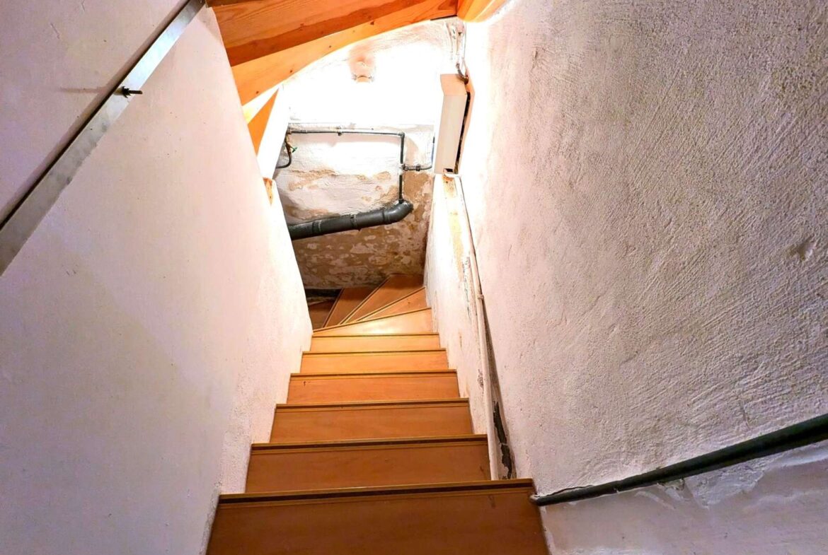 UG Kellertreppe