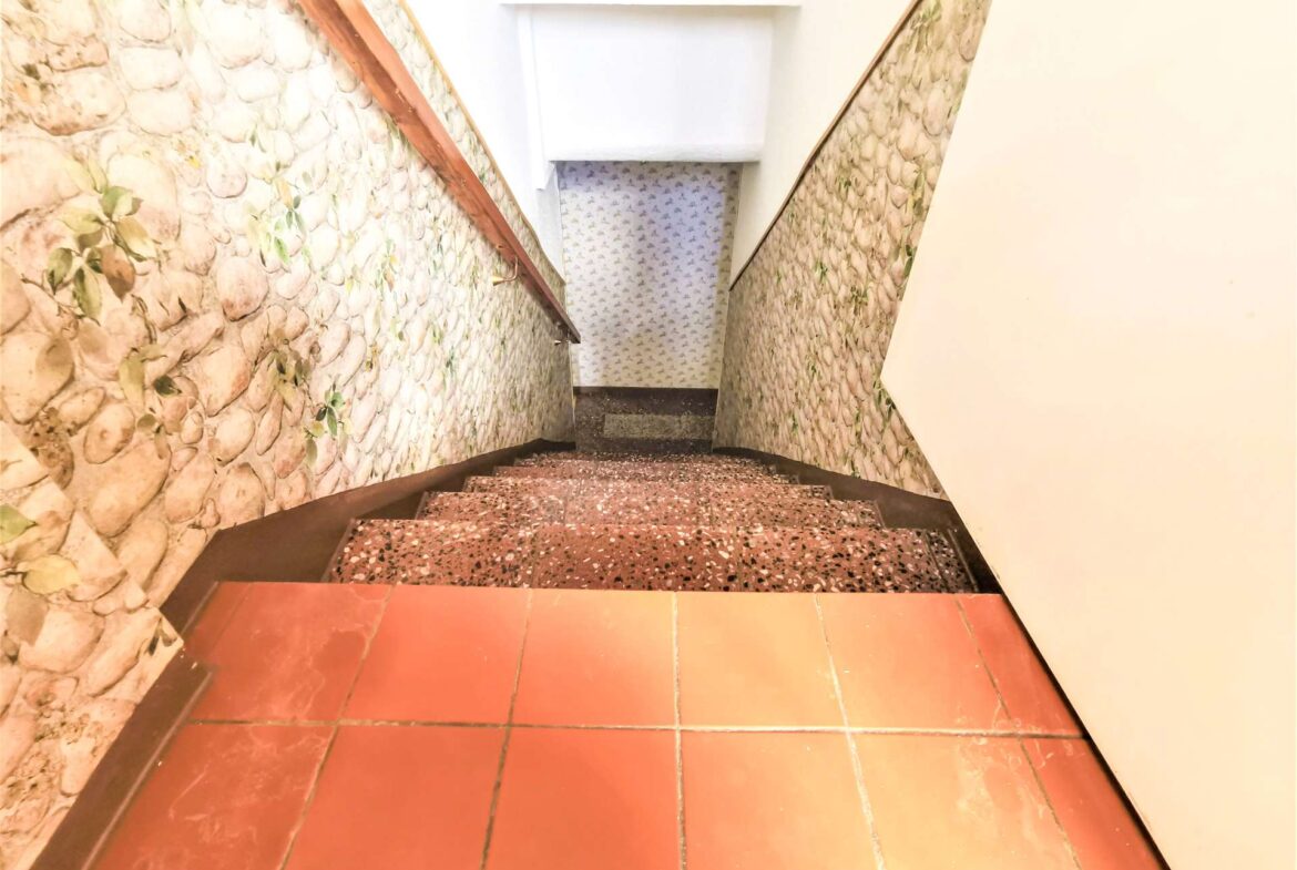 EG Kellertreppe
