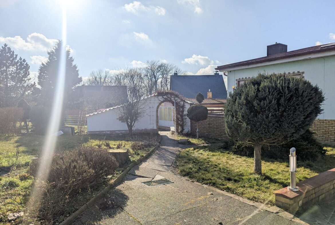 Weg zum Nebenhaus