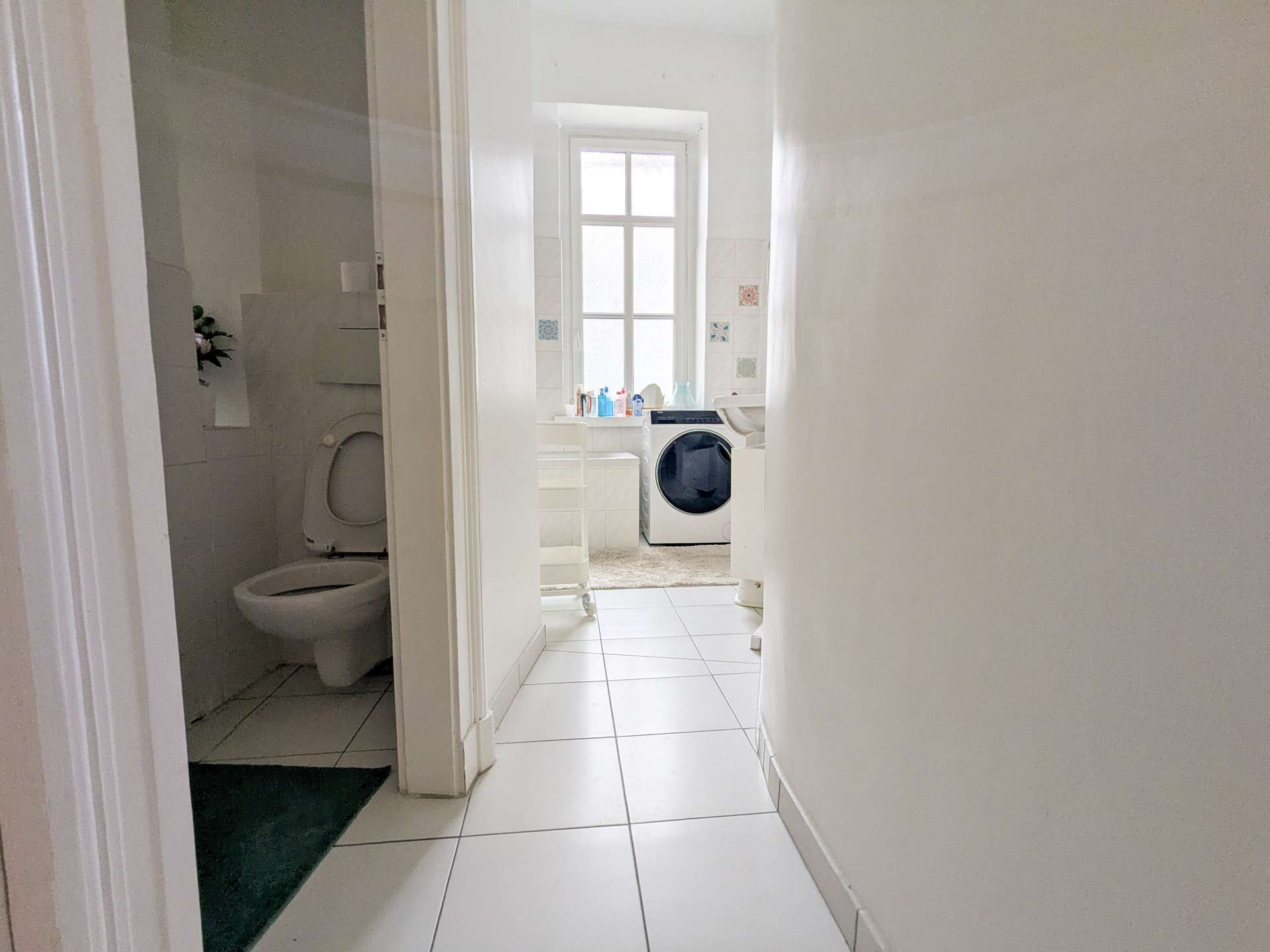 Zugang zu Bad + WC