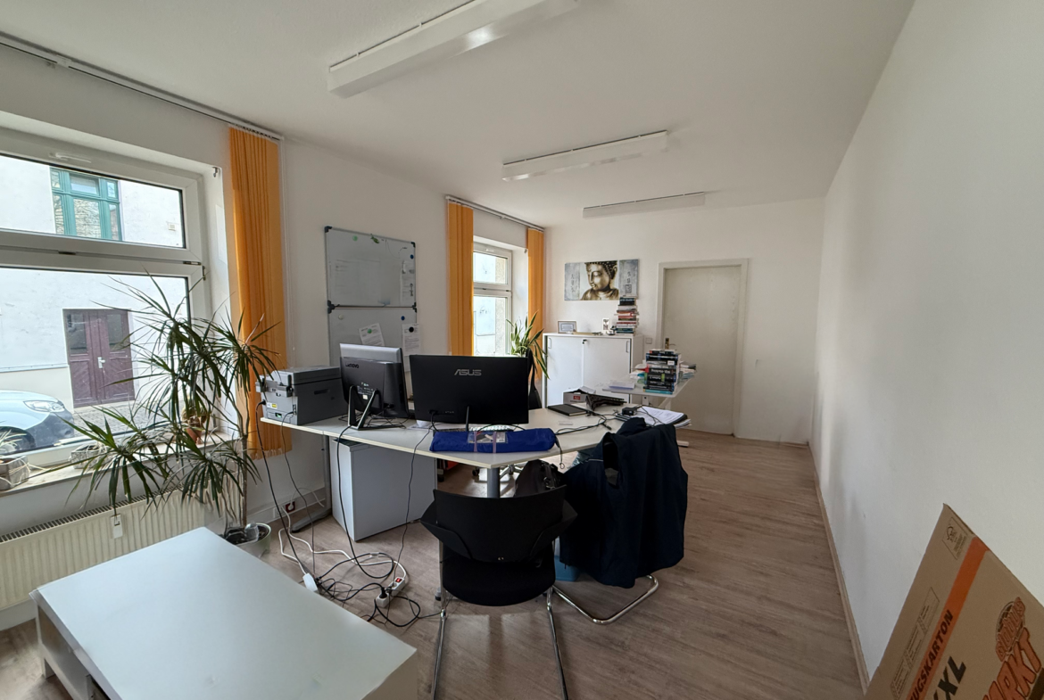 Bürozimmer 3 mit Zugang zu weiterem Bürobereich