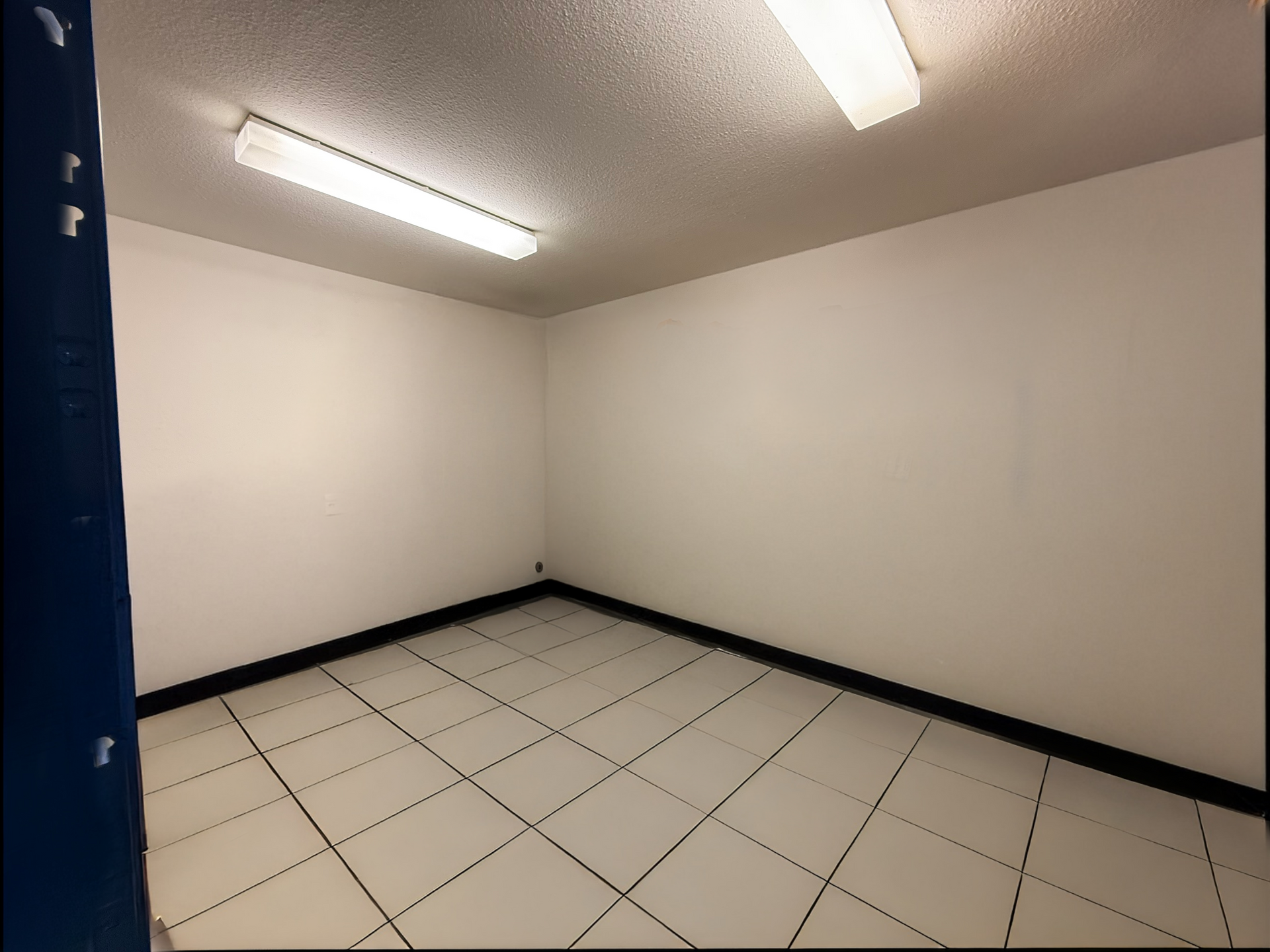 NEU: Dachfenster werden eingebaut - Zimmer 1 oder Abstellraum