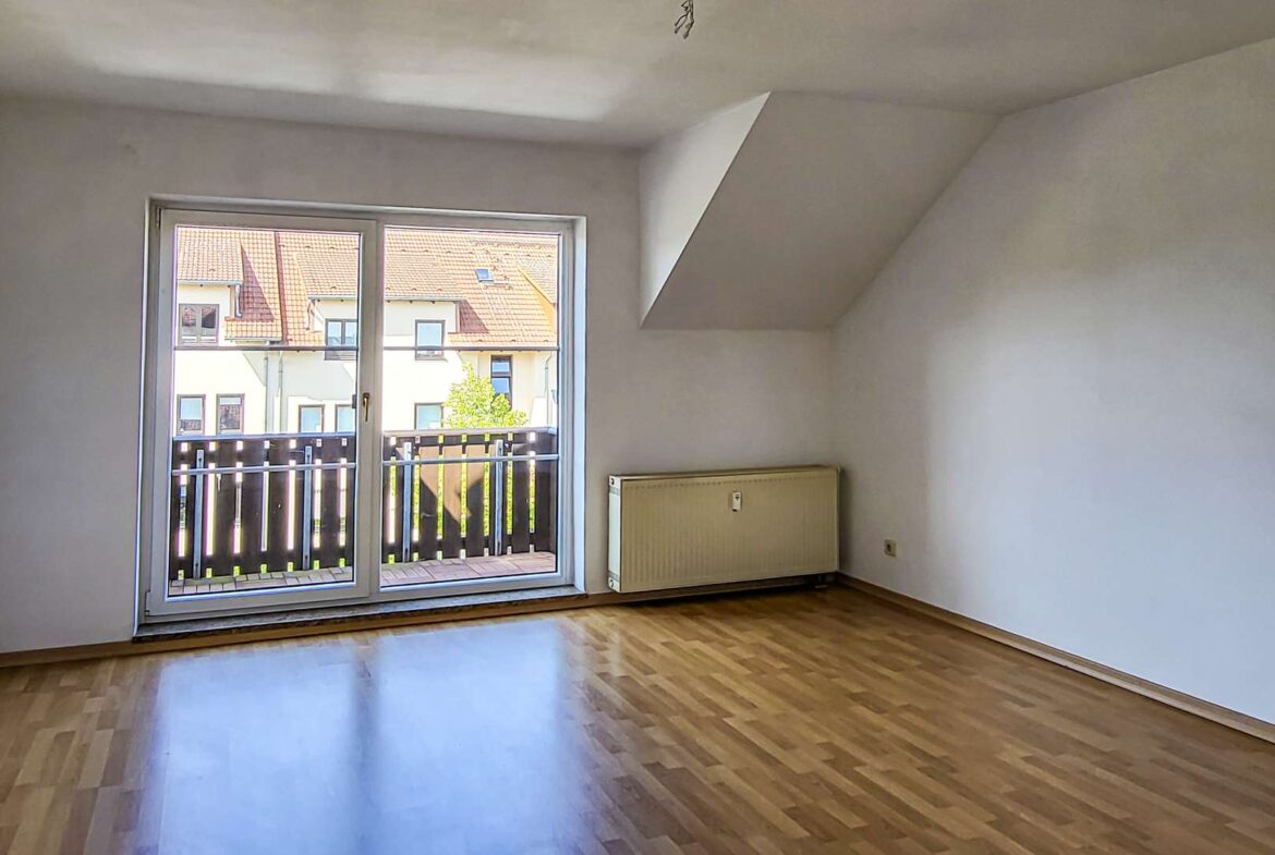 Geräumiges Wohnzimmer