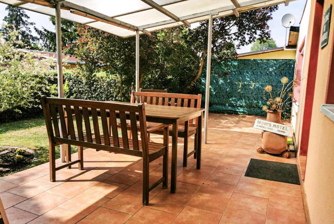 Großzügige, überdachte Terrasse