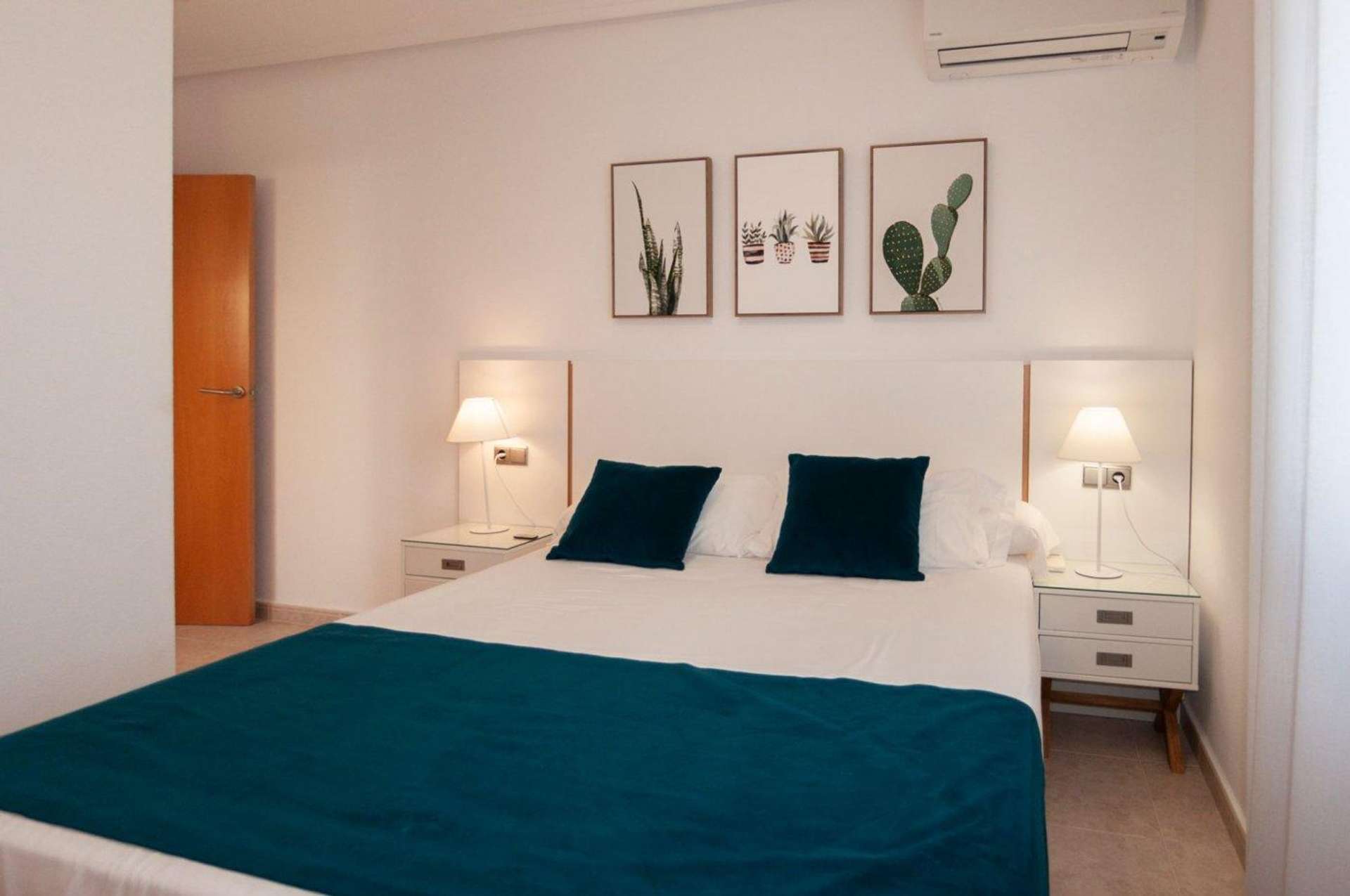 Schlafzimmer 1