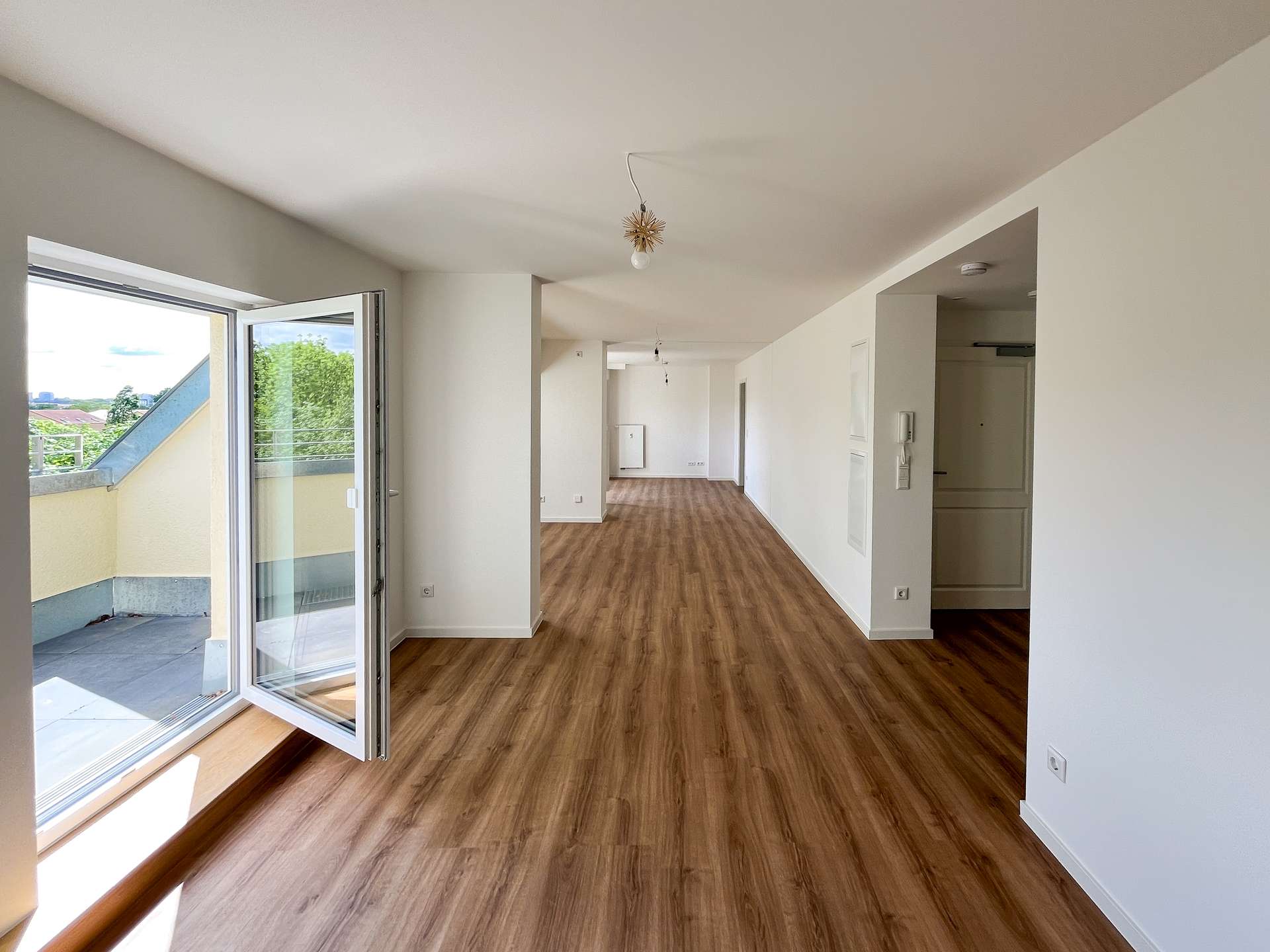 Wohnzimmer mit Küche