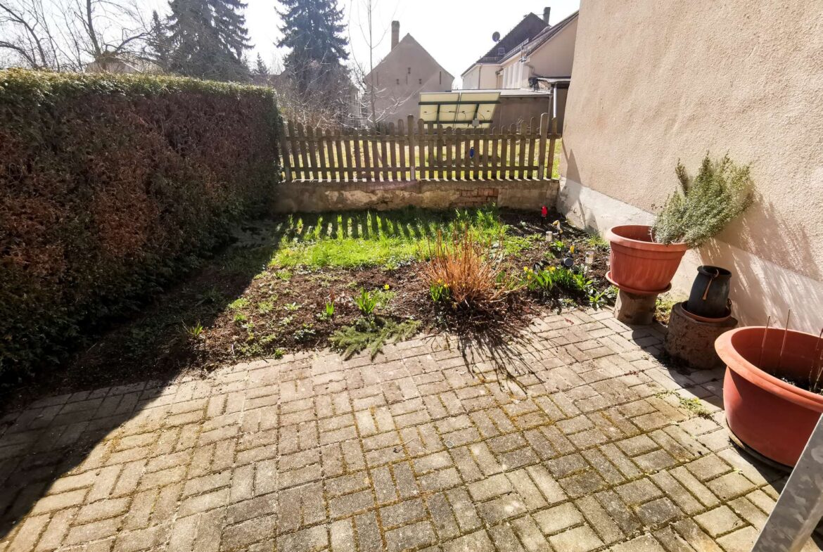 Terrasse mit Grünfäche