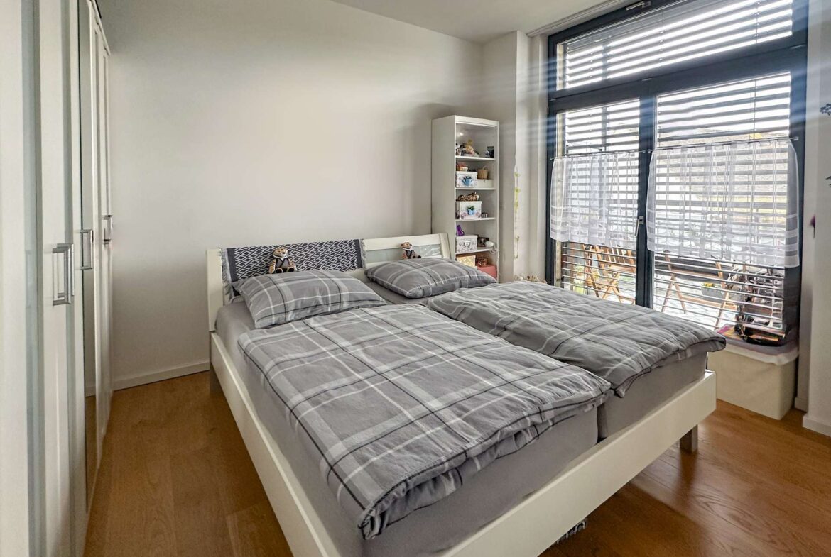 Geräumiges Schlafzimmer