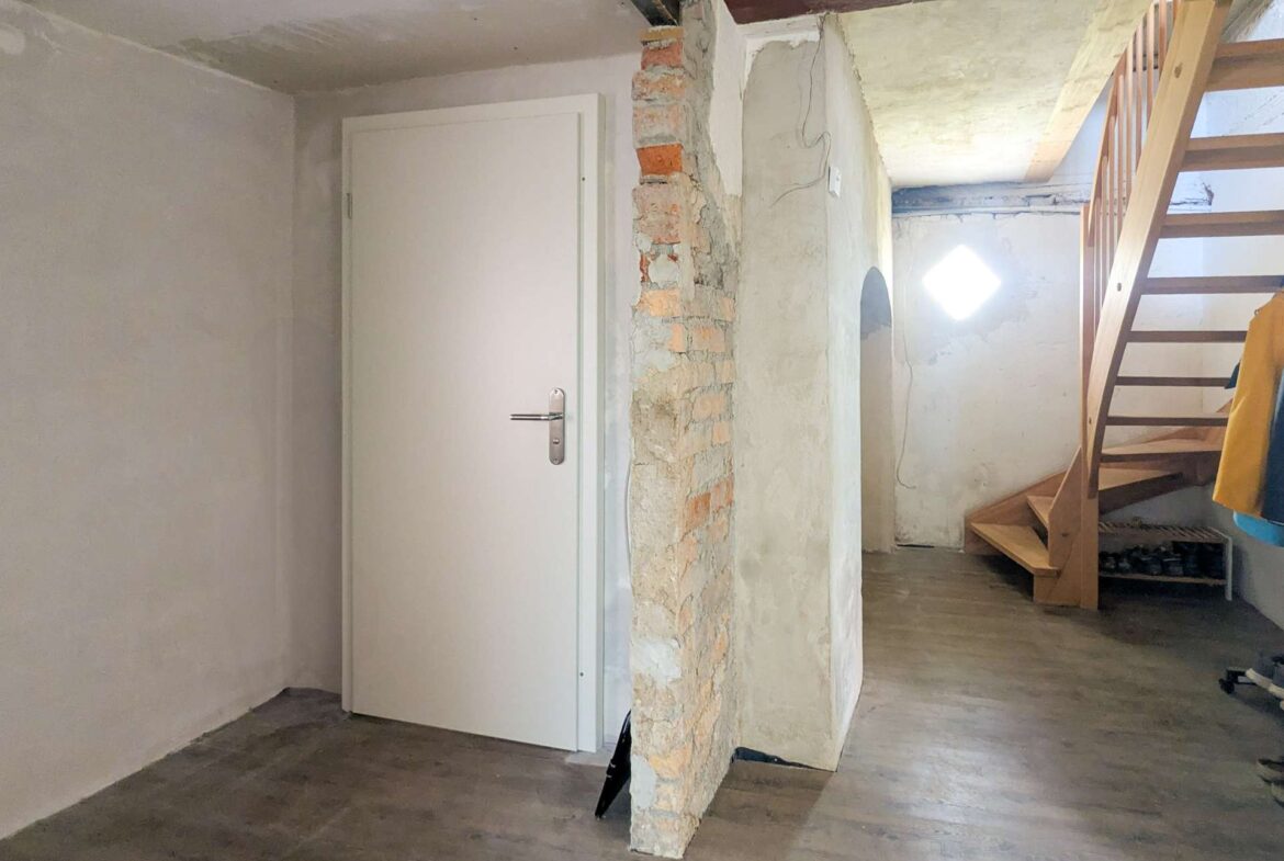 EG Flur mit Innentreppe