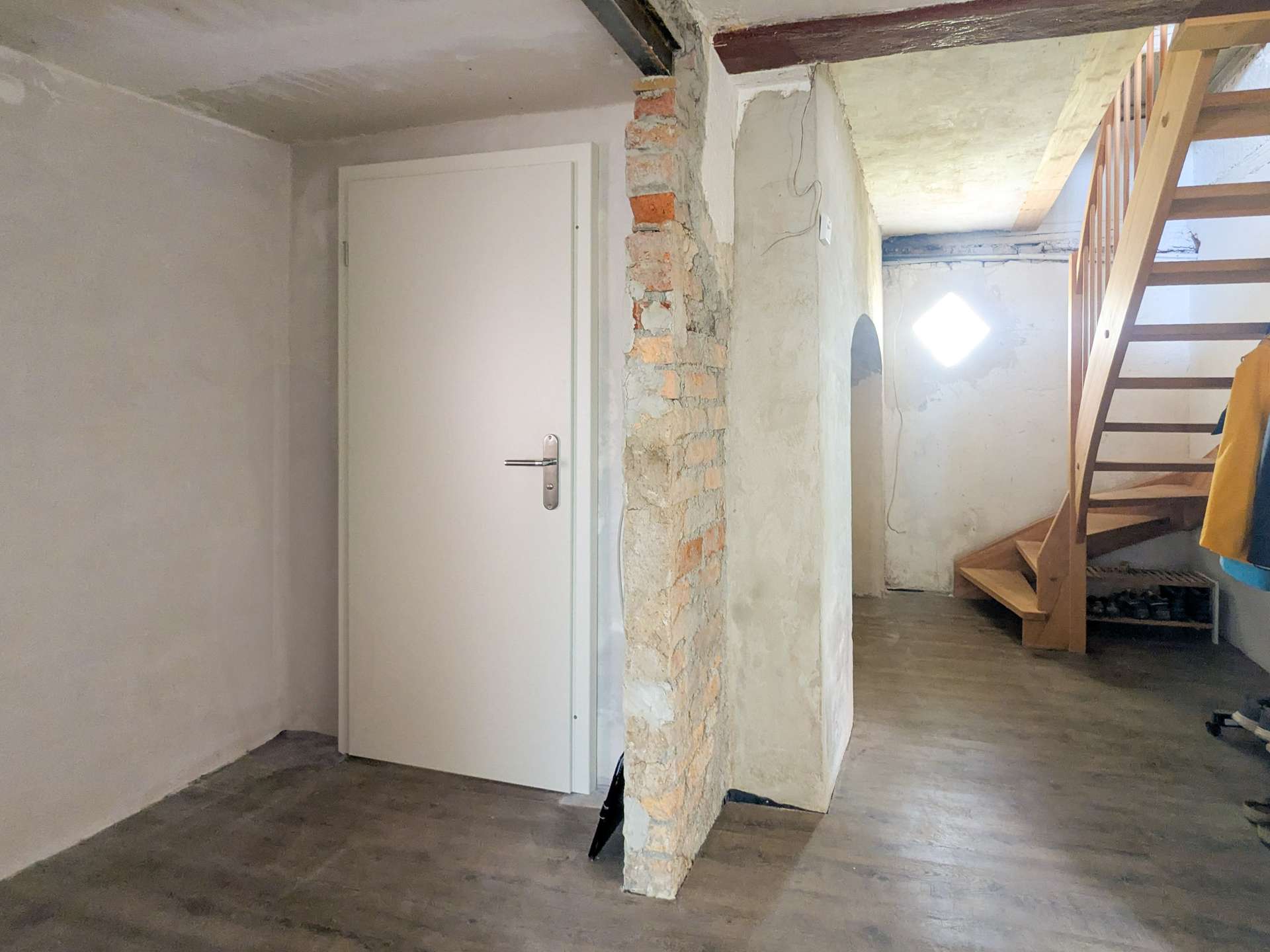 EG Flur mit Innentreppe