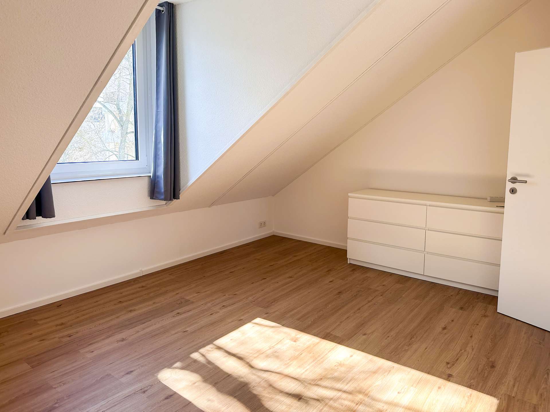 Schlafzimmer 4