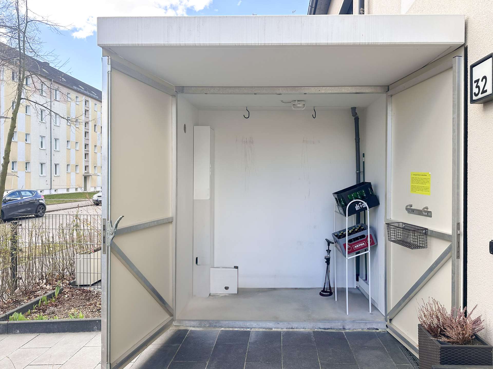 Viel Stauraum und Fahrradplatz