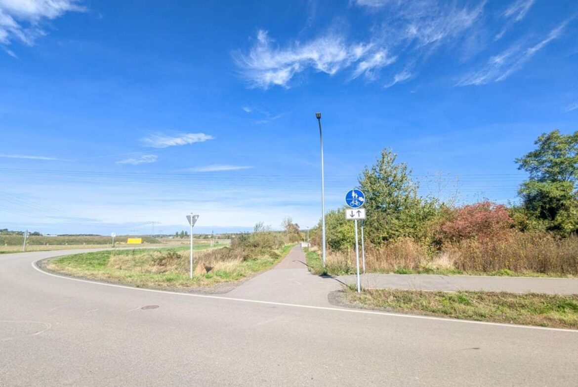 Fahrradweg stadteinwärts