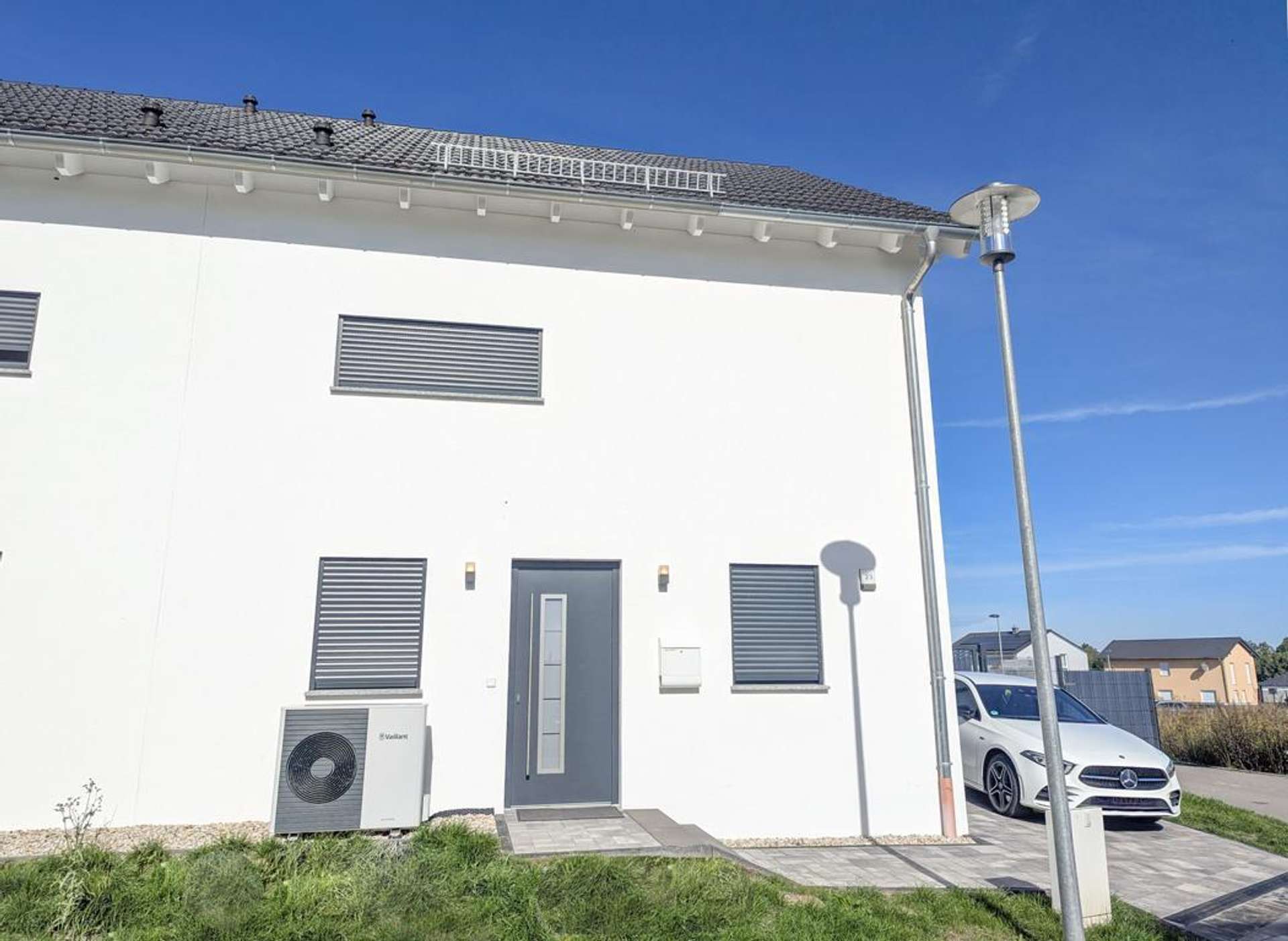 Doppelhaus mit Pkw-Stellfläche