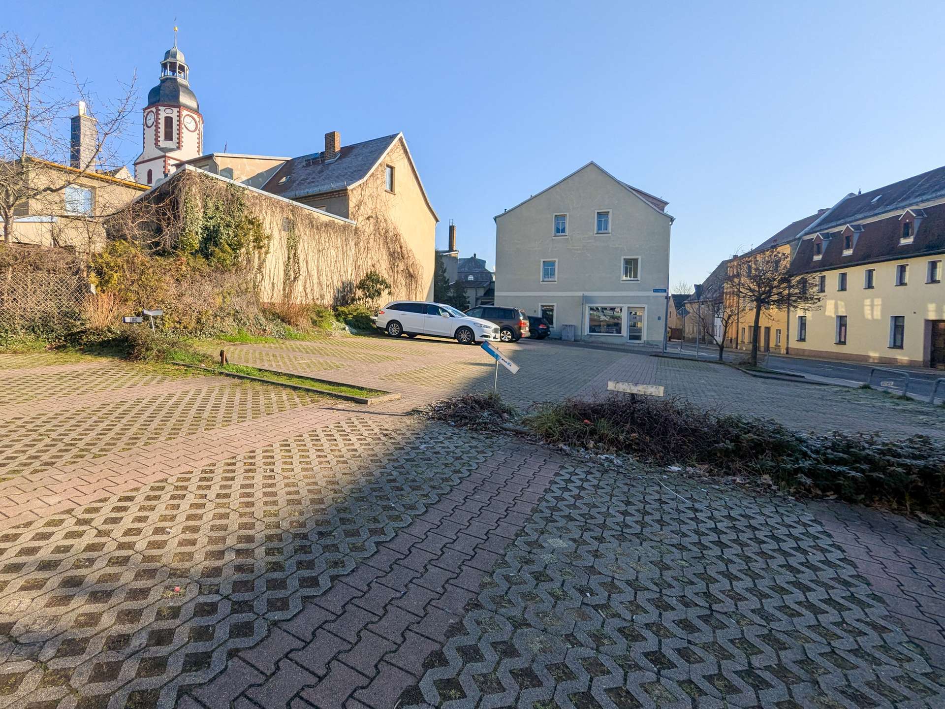 Haus33_Parkplätze