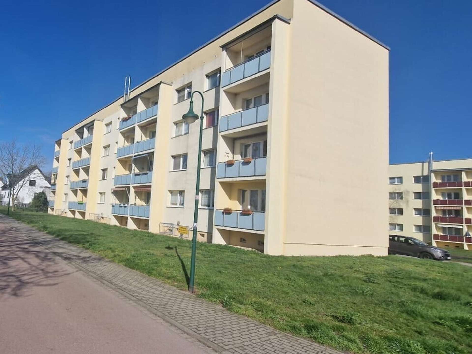 Hausansicht mit Balkone