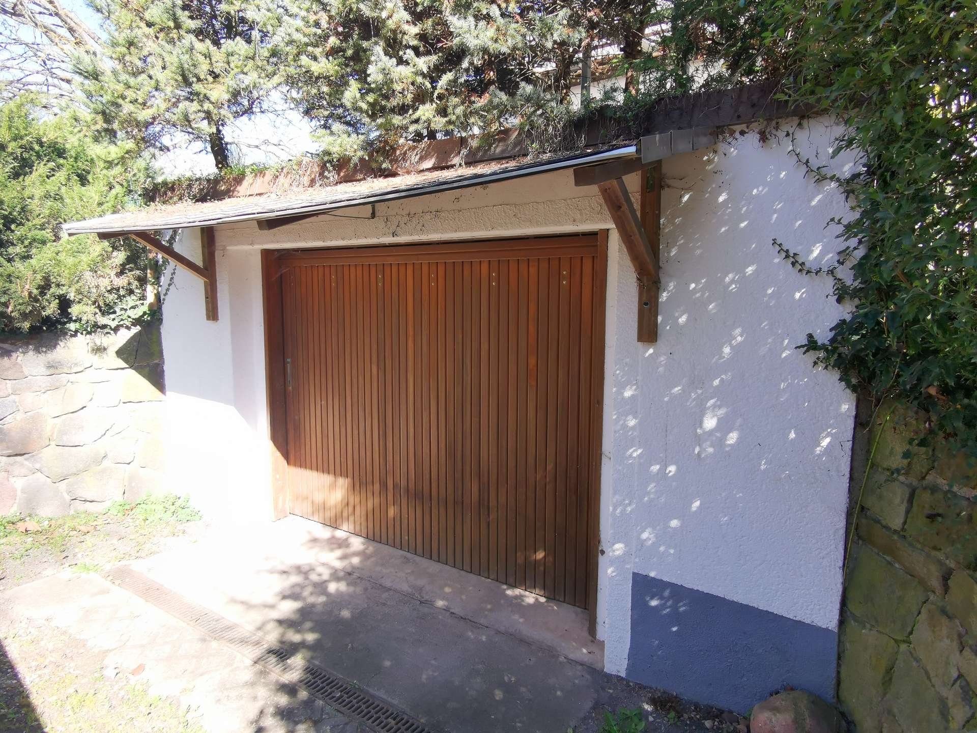 Außenansicht Garage