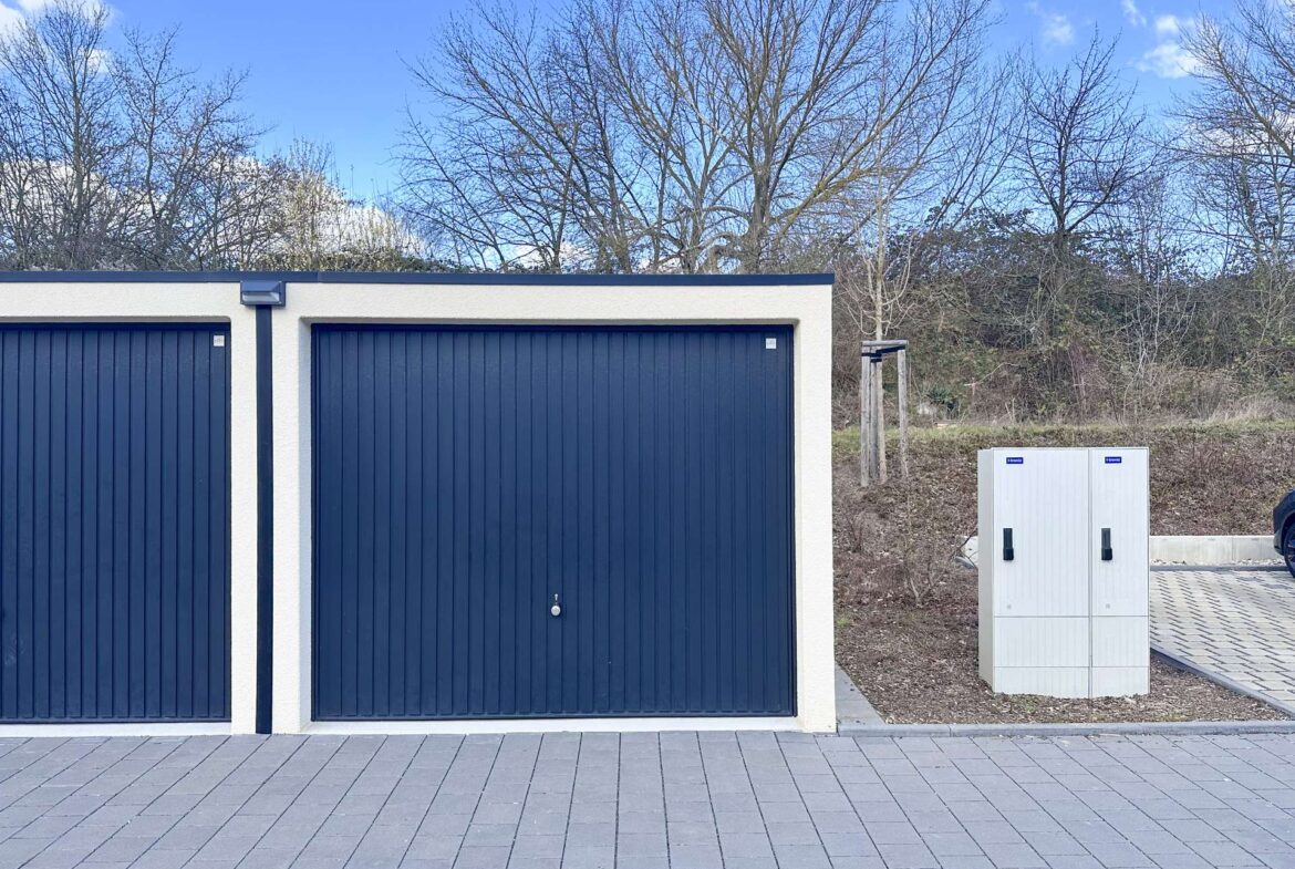 Zugehörige Garage