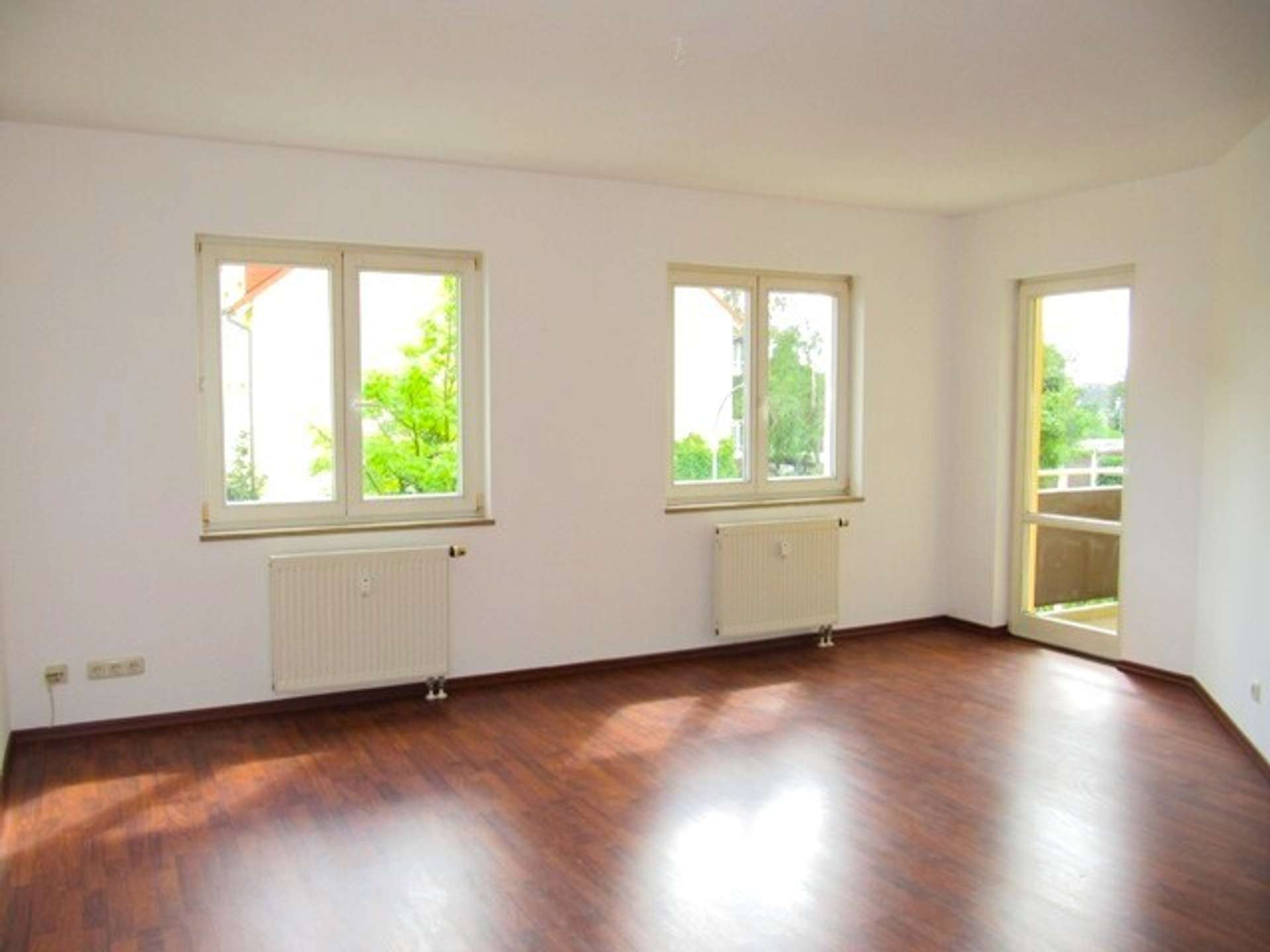 Lichtdurchflutetes Wohnzimmer