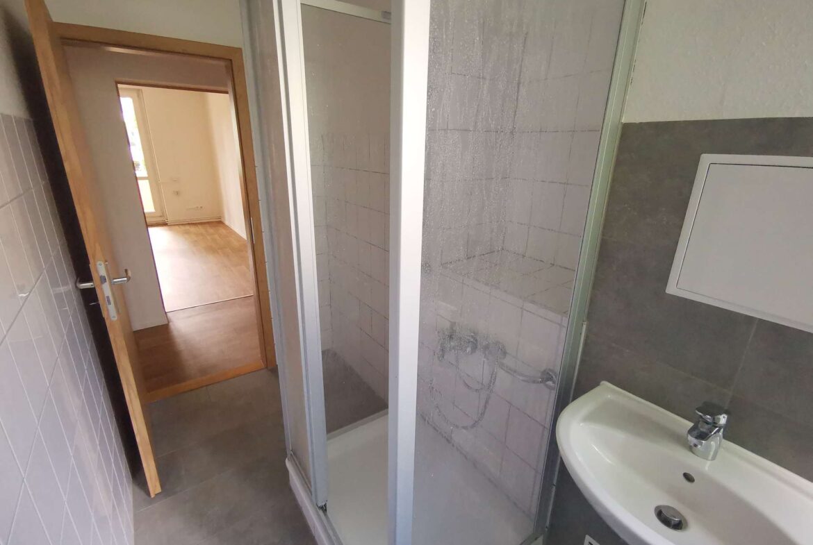 Tageslichtbad mit Dusche