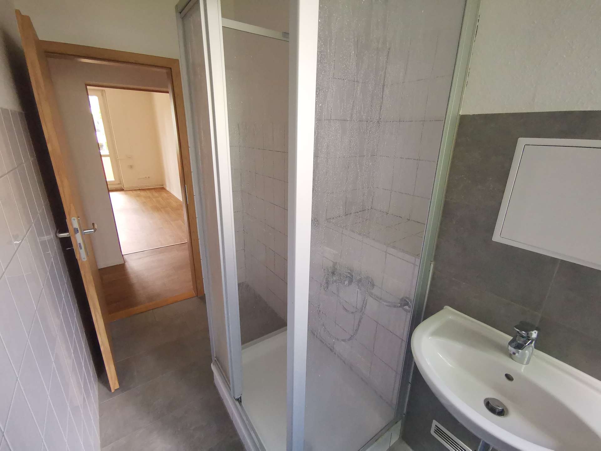 Tageslichtbad mit Dusche