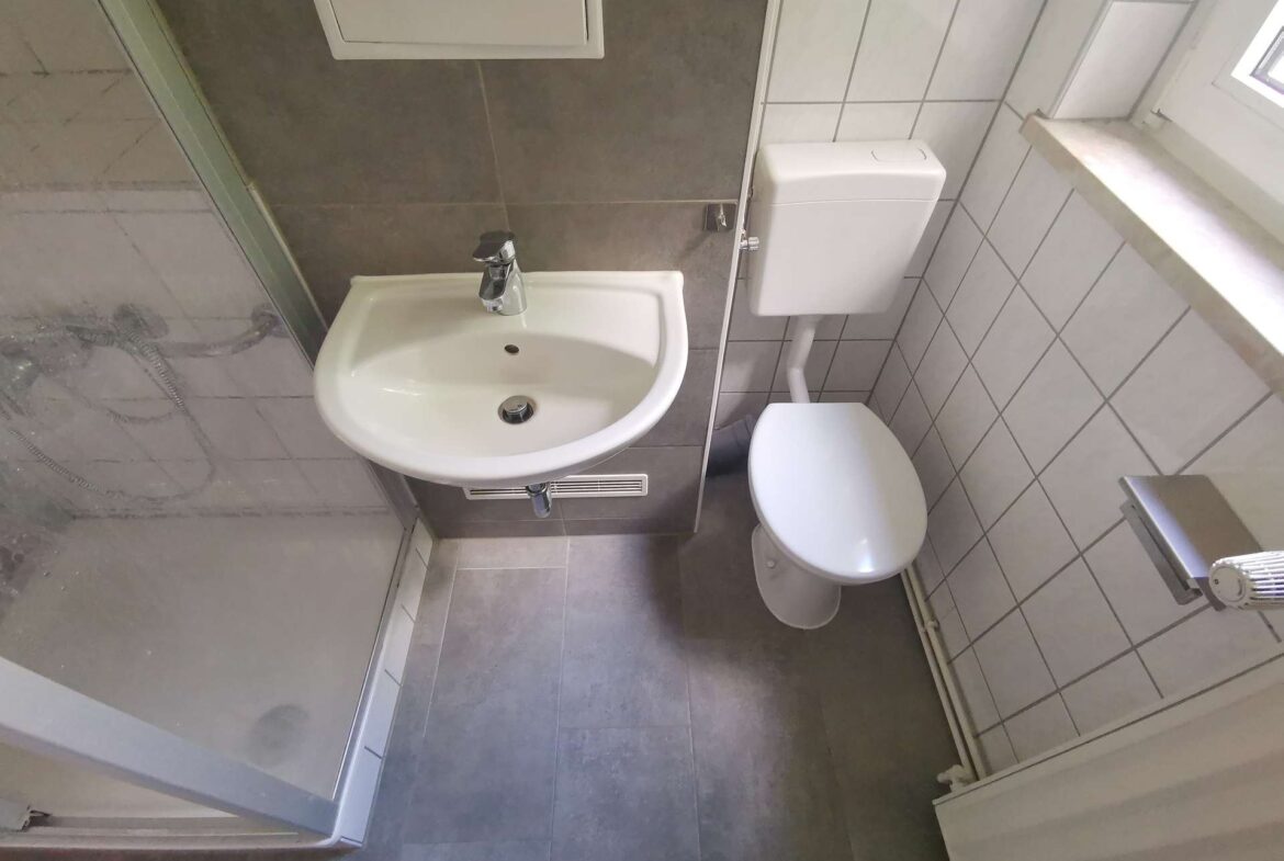 Tageslichtbad mit Dusche