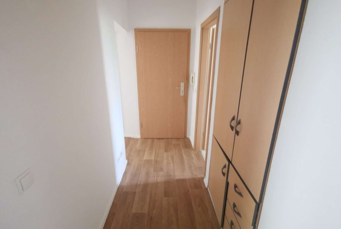 Flur mit Einbauschrank