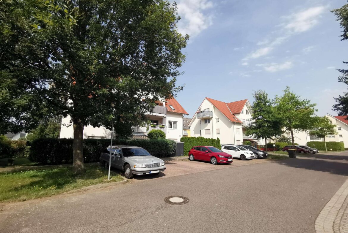 Grünes gepflegtes Umfeld